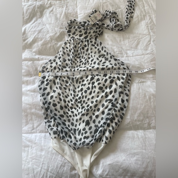 Express white & black animal print high neck tied bodysuit | S - Picture 7 of 8
